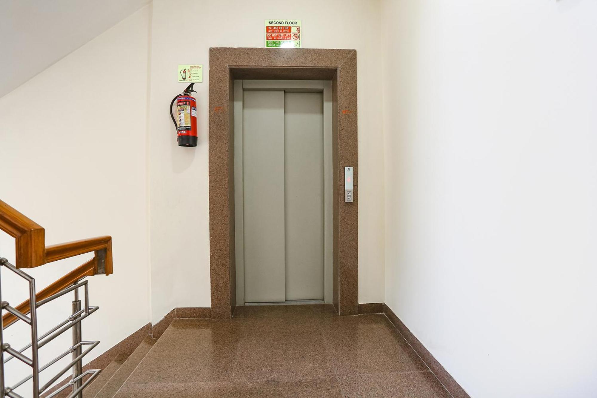 Fabhotel New Journey Hospitality Gurgaon Esterno foto